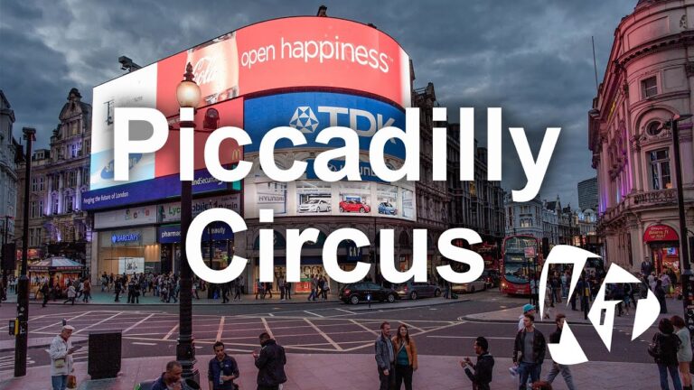 WALKING AROUND PICCADILLY CIRCUS LONDON 2022